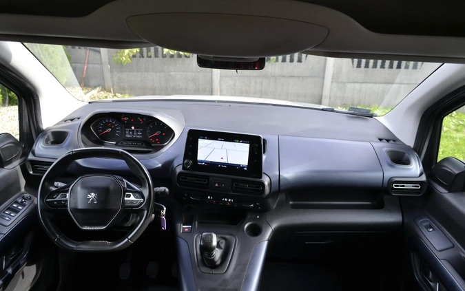 Peugeot Rifter cena 55555 przebieg: 148030, rok produkcji 2018 z Serock małe 562